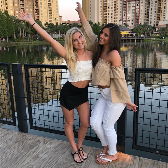 Meet your Posher, Alyssa - Picture 4 of 7